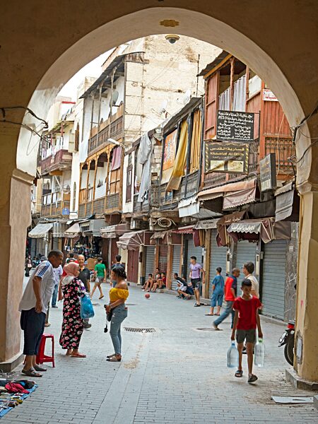 Wohngasse in der Altstadt, Fes oder Fez, Marokko, Afrika