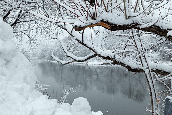 Verschneite Winterlandschaft in der Provinz Quebec, Kanada, Nordamerika