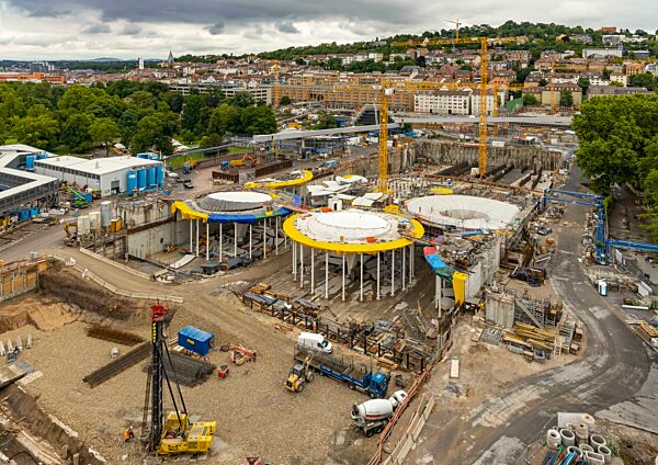 Baustelle Stuttgart21, 28 unterirdische Kelchstützen aus Beton werden das Dach des künftigen Hauptbahnhofs tragen, jede Stütze besteht aus 22000 einzeln vermessenen Stahlstreben, Stuttgart, Baden-Württemberg, Deutschland, Europa