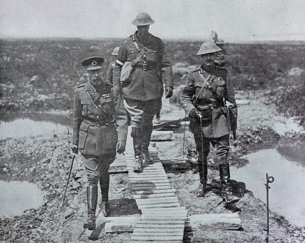 König Georg V. und der kanadische General Currie in Vimy nach der Schlacht, Juni 1917, Region Hauts de France, Frankreich, Europa