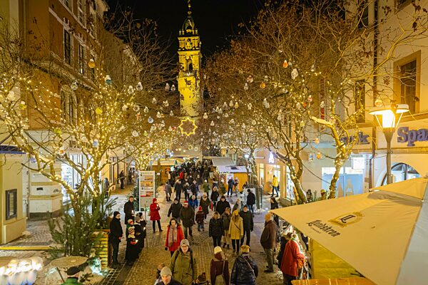Der heute als Bautzener Wenzelsmarkt, obersorbisch Budyske Wjaclawske wiki, bekannte Bautzener Weihnachtsmarkt in der Oberlausitz ist nach dem Rekord-Institut für Deutschland der älteste in einer Chronik genannte Weihnachtsmarkt Deutschlands