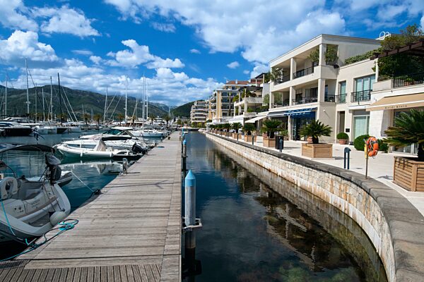 Luxusgeschäfte, Marina Porto Montenegro, Tivat, Bucht von Kotor, Provinz Tivat, Montenegro, Europa