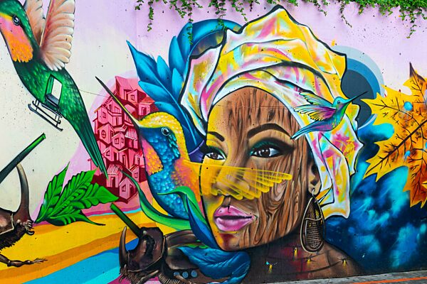 Graffiti an den Hauswänden, Comuna 13, Medellin, Kolumbien, Südamerika