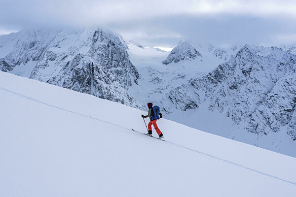 Norwegen Skitour Steinfjellet, Berge mit Schnee, Norwegen, Europa