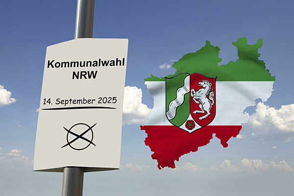 (Fotomontage) Wahlplakat mit Text KOMMUNALWAHL Nordrhein-Westfalen 14...