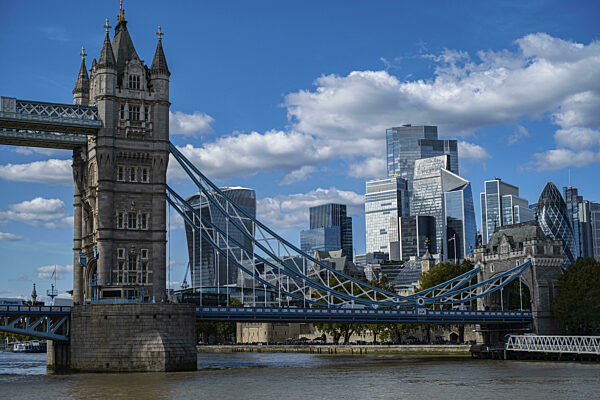 Skyline und Tower Brücke, London, Großbritannien