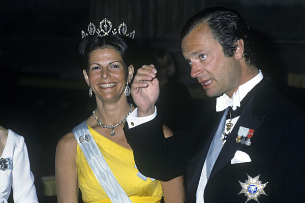 Kungaparet tar emot gäster på slottet 1982 Carl XVI Gustaf...