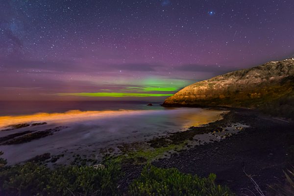 Südlichter, Aurora Australis über dem Meer, Sanddünen, Second Beach, Dunedin, Otago, Südinsel, Neuseeland, Ozeanien