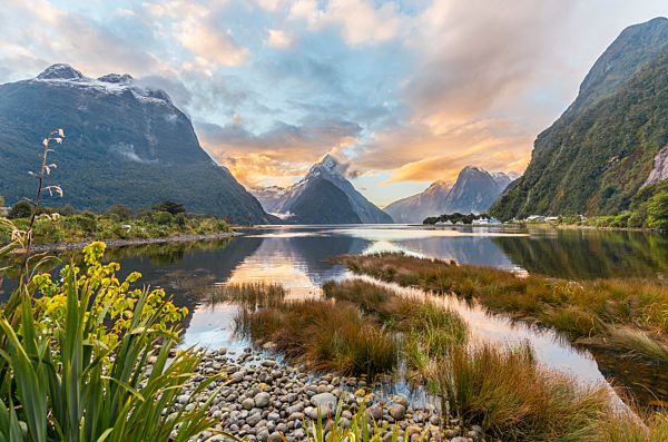 Mitre Peak, Sonnenuntergang, Milford Sound, Fiordland Nationalpark, Te Anau, Southland, Südinsel, Neuseeland, Ozeanien