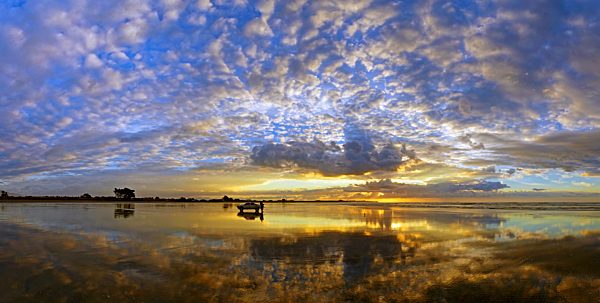 Sonnenuntergang, Sandstrand, Wasserspiegelung, Westport, Westküste, Südinsel, Neuseeland, Ozeanien