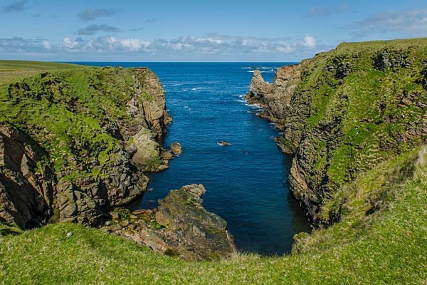 Küstenlandschaft am nördlichsten Ende Großbritanniens, Unst, Shetland-Inseln, Schottland, Großbritannien, Europa