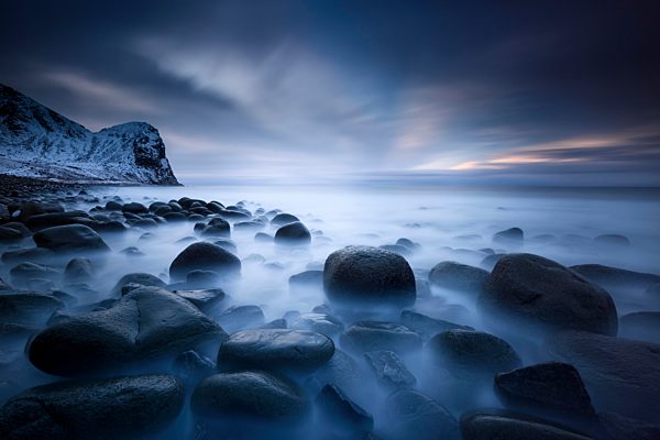 Abenddämmerung am Strand von Unstad, Lofoten, Norwegen, Europa