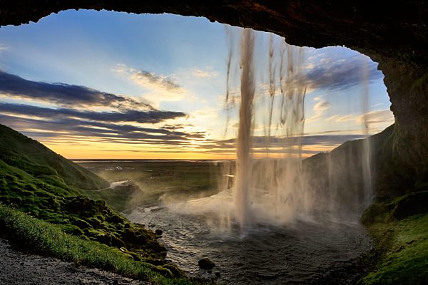 Seljalandsfoss bei Sonnenuntergang, Suðurland, Sudurland, nahe Ringstraße, Südisland, Island, Europa