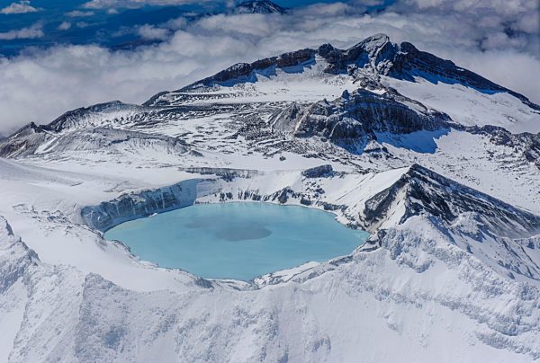 Luftaufnahme, türkiser Kratersee auf Berg Ruapehu, Tongariro Nationalpark, Nordinsel, Neuseeland, Ozeanien