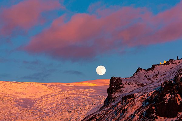 Vollmond über dem Svinafellsjökull, Abendstimmung, Skaftafell Nationalpark, Südostisland, Island, Europa