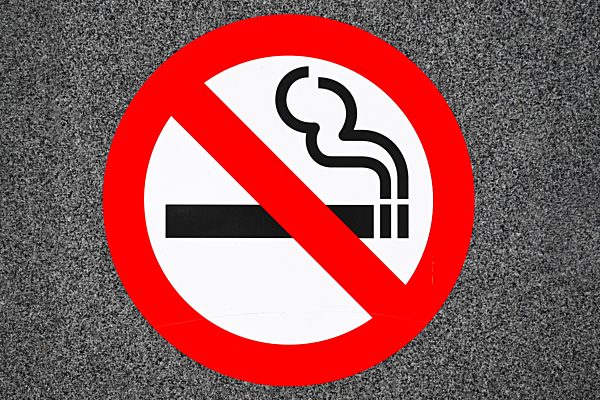 Verbotsschild, Rauchen verboten
