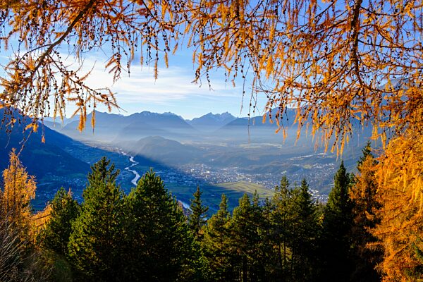Aussicht auf das Inntal, von der Friedensglocke, Mösern bei Seefeld, Tirol, Österreich, Europa