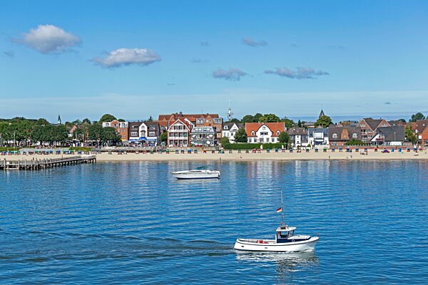 Häuser am Strand, Boote, Wyk, Insel Föhr, Nordfriesland, Schleswig-Holstein, Deutschland, Europa