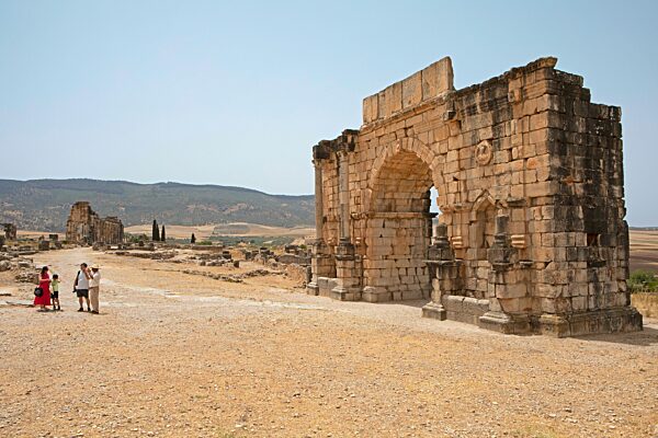 Triumpfbogen, archäologische Stätte, Volubilis, UNESCO Weltkulturerbe, bei Meknes, Marokko, Afrika