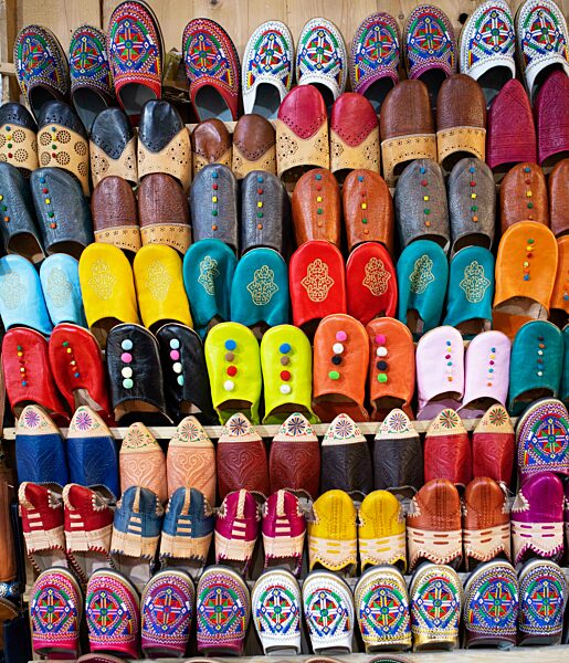 Traditionelle Barbouche oder marokkanische Pantoffeln, Fes, Marokko, Afrika