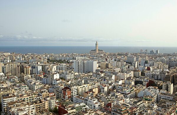 Stadtansicht mit Hassan-II-Moschee, Casablanca, Marokko, Afrika