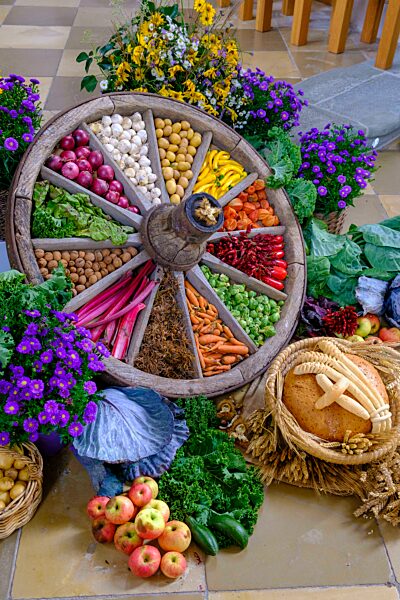 Erntedankaltar, Pfarrkirche St. Kilian, Bad Heilbrunn, Oberbayern, Bayern, Deutschland, Europa