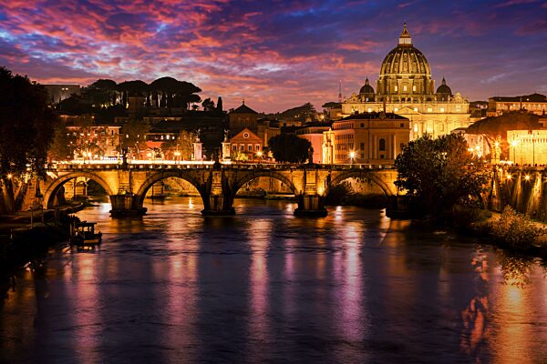 Ponte Sant'Angelo und Petersdom, Rom, Italien, Europa