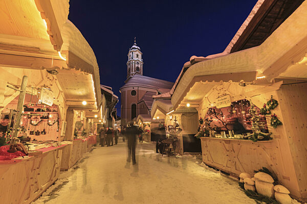 Weihnachtsmarkt, Christlindlmarkt, Dämmerung, blaue Stunde, Mittenwald...