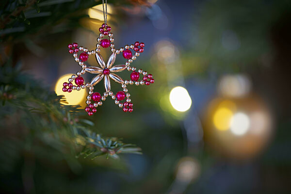 Innenaufnahma, Nahaufnahme, Weihnachtsstern Stern, aus Perlen...