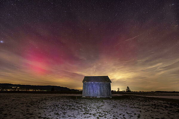 Nordlichter, Aurora borealis, violett, pink, rot, Hütte, Sterne...