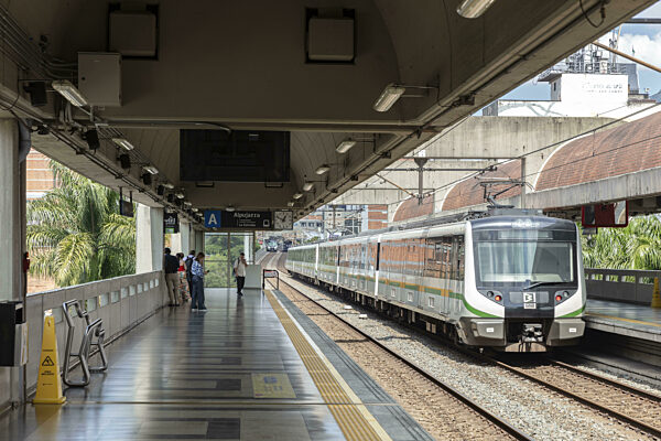Metro, Medellin, Kolumbien, Südamerika
