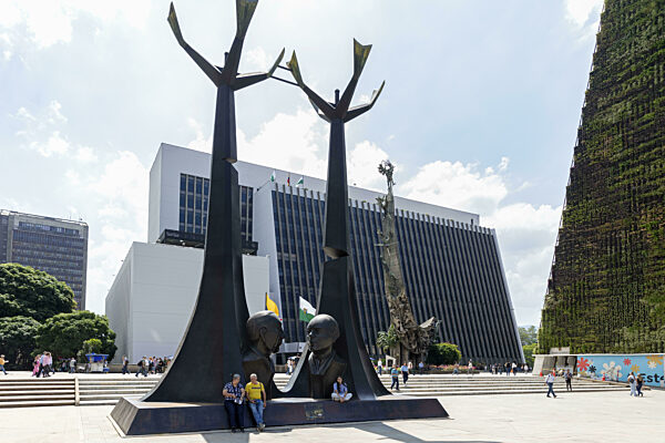 Monument to Gilberto Echeverry and Guillermo Gaviria, Medellin, Kolumbien...