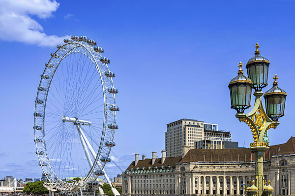Reiseattraktion London Eye Millenium Riesenrad mit Blick auf London Big Ben...