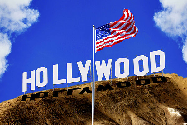 Illustration: Hollywood Schriftzug mit Nationalflagge, Los Angeles...
