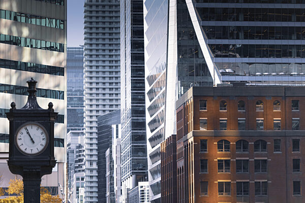 Malerische Skyline des Finanzviertels von Toronto und moderne Architektur