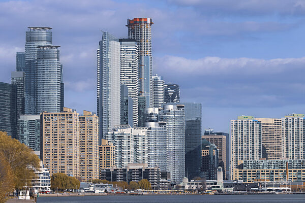 Malerische Skyline des Finanzviertels von Toronto und moderne Architektur...