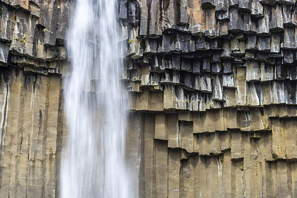 Wasserfall Svartifoss, Basalt, Island