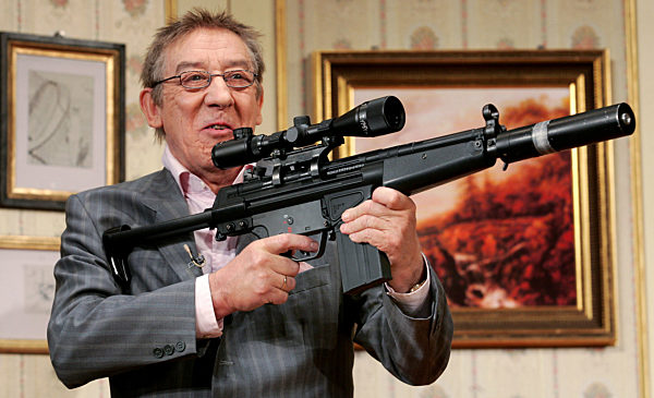 Der 71-jährige Kabarettist Dieter Hallervorden in der Rolle des Francois...