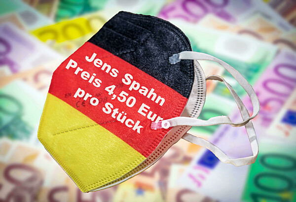 Symbolfoto Maskengeschäfte von Gesundheitsminister Jens Spahn 2020, Vorwurf Geldverschwendung, Coronamaske vor Geldscheinen, Juni 2025