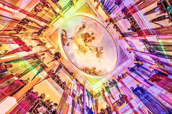 Hotel Colosseo,, Europapark Rust, Verleihung der Goldenen Narrenschelle 2026, die versammelten Narren grüßen aus den verschiedenen Stockwerken runter ins Foyer, Rust, 4. Februar 2026