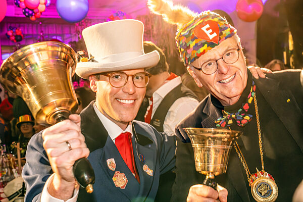 Verleihung der Goldenen Narrenschelle 2026 an Manuel Hagel, CDU-Landes- u. Fraktionsvorsitzender Baden-Württemberg, hier mit Roland Mack Inhaber des Europapark Rust, 4. Februar 2026