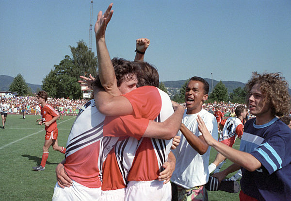 German Soccer Cup 1990-1991 - FV 09 Weinheim - FC Bayern Munich 1-0