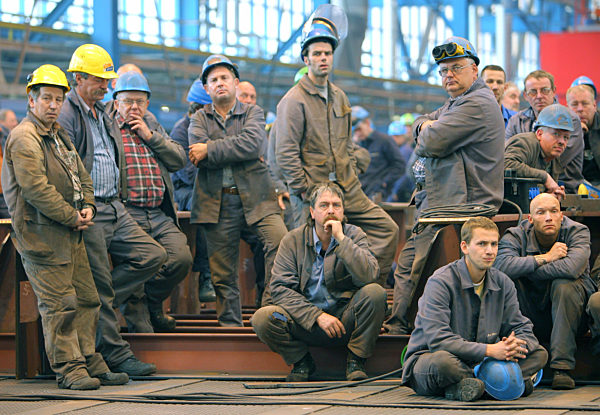 Auf einer Belegschaftsversammlung anlässlich der Einführung des neuen Namens...