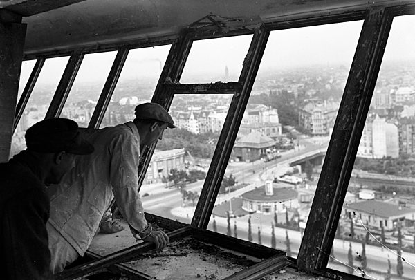 Berlin - destroyed Radio Tower restaurant, 1949