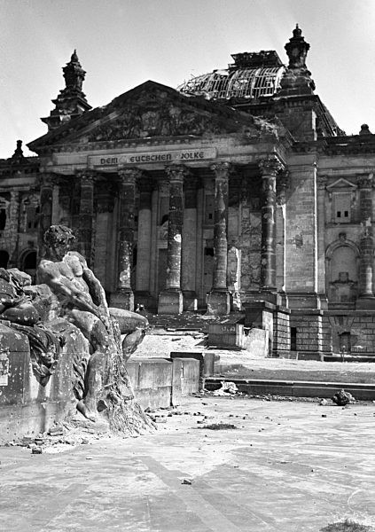 Nachkriegszeit - Reichstagsgebäude 1950