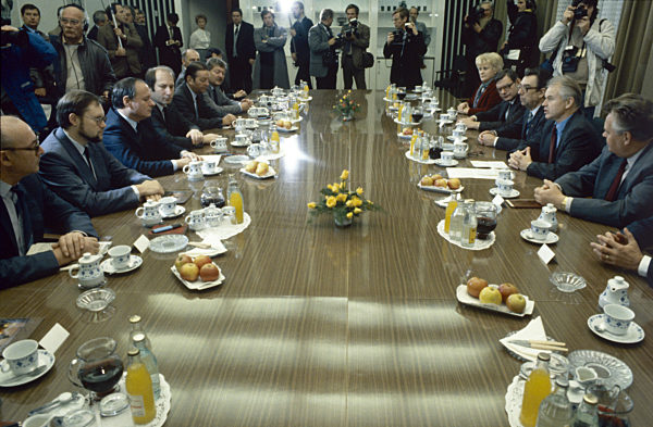 GDR - Saarland's Prime Minister Oskar Lafontain on visit