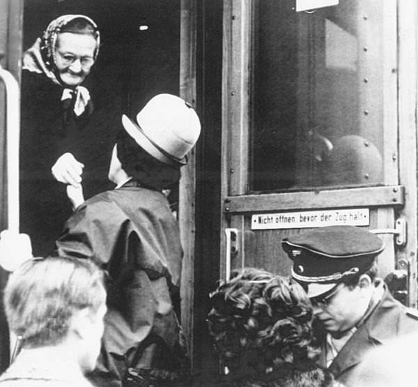 DDR - Rentner besuchen Westdeutschland 1964