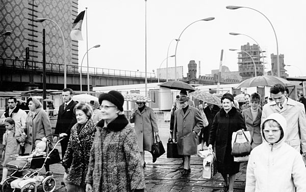 DDR - Grenzübergang Oberbaumbrücke 1972