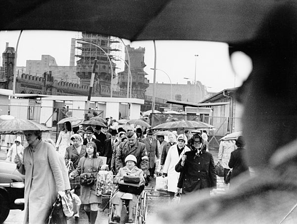 DDR - Grenzübergang Oberbaumbrücke 1972