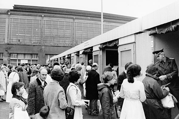 DDR - Grenzübergang Friedrichstraße 1972